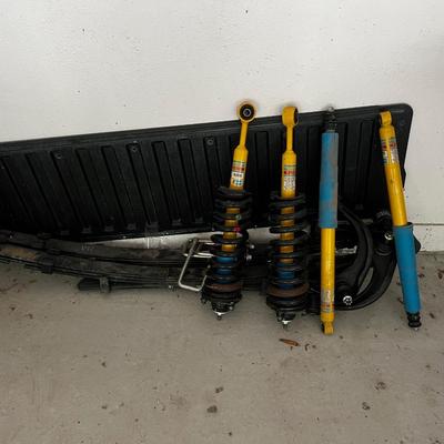 GARAGE -- Toyota Suspension PARTS: Shocks, Struts and Springs. USED 