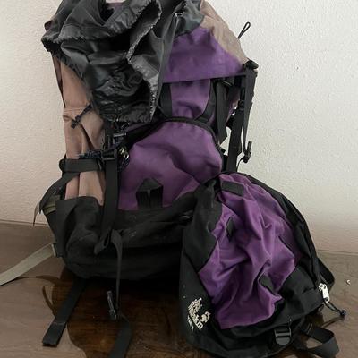 GARAGE --  Jack Wolf Skin Yak II Internal Frame Back Pack