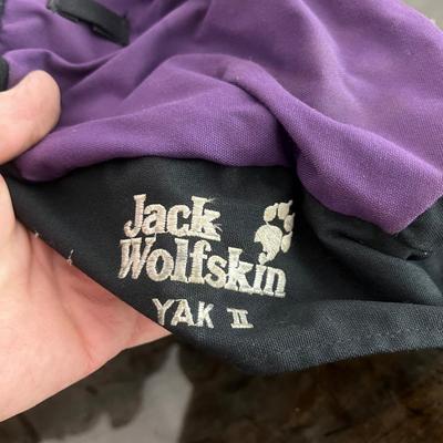 GARAGE --  Jack Wolf Skin Yak II Internal Frame Back Pack
