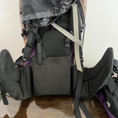 GARAGE --  Jack Wolf Skin Yak II Internal Frame Back Pack