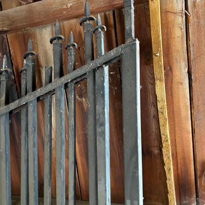 GARAGE -- Iron Gate 2 pieces