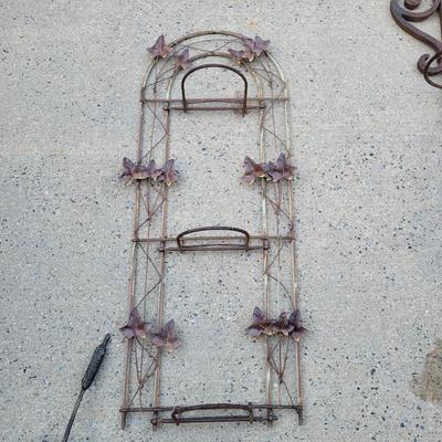 Shepards Hooks and Other Metal Yard Art (G-DW)