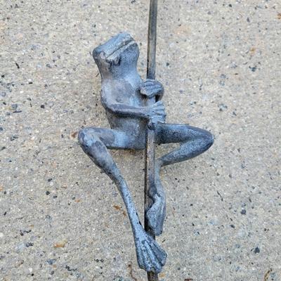 Shepards Hooks and Other Metal Yard Art (G-DW)