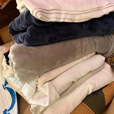 Large Lot Blankets Quilts