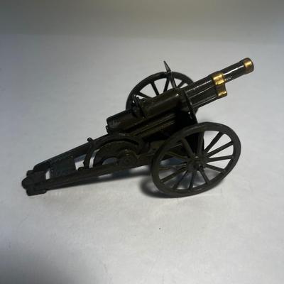 Britains Naval Gun made in England. Working order