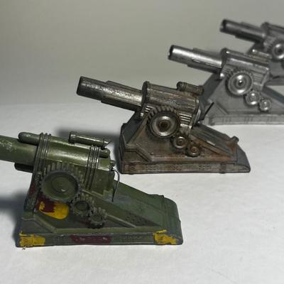 Four Manoil Cannons made in USA