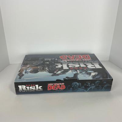 -202- GAME | Factory Sealed Risk | The Walking Dead