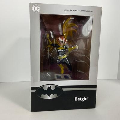-205- COLLECTIBLE | DC Batgirl Statue