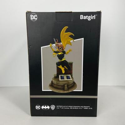 -205- COLLECTIBLE | DC Batgirl Statue