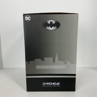 -205- COLLECTIBLE | DC Batgirl Statue