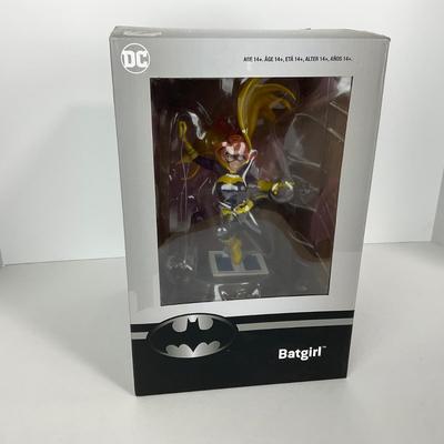 -205- COLLECTIBLE | DC Batgirl Statue