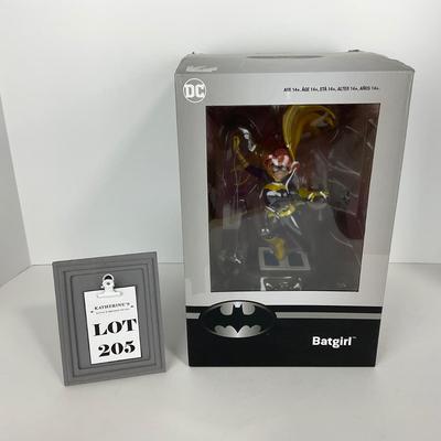 -205- COLLECTIBLE | DC Batgirl Statue