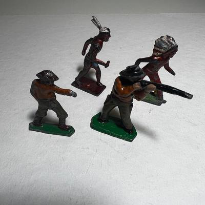 4 Lead Figures England
