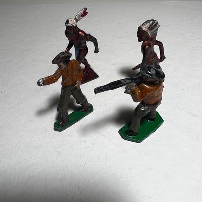 4 Lead Figures England