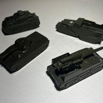 Log of 4 Vintage Midgetoy Military Tankers