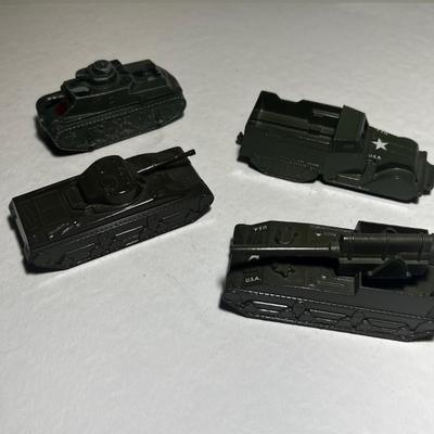 Log of 4 Vintage Midgetoy Military Tankers