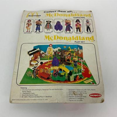 -210- COLLECTIBLE | Remco 1976 McDonaldâ€™s Action Figure On Original Card | The Professor