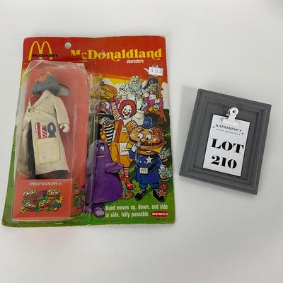 -210- COLLECTIBLE | Remco 1976 McDonaldâ€™s Action Figure On Original Card | The Professor