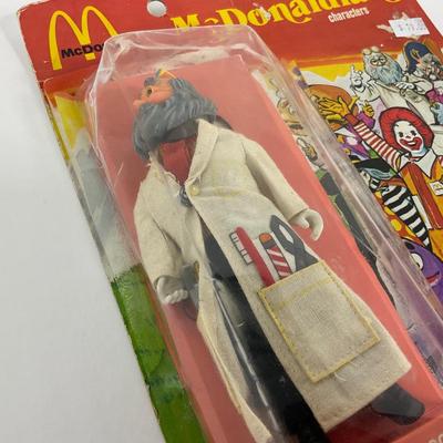 -210- COLLECTIBLE | Remco 1976 McDonaldâ€™s Action Figure On Original Card | The Professor