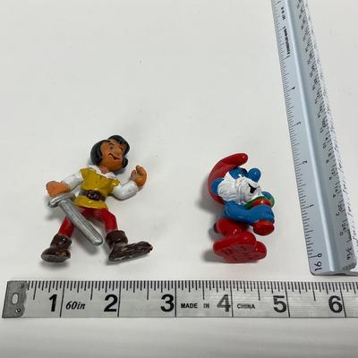 -216- COLLECTIBLE | Vintage Smurfs Baby & Smurf Figures