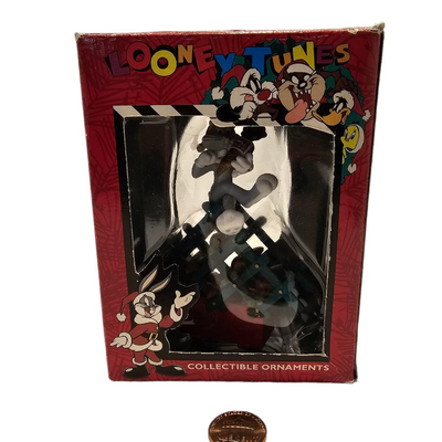 chirstmas ornament buggs bunny looney tunes