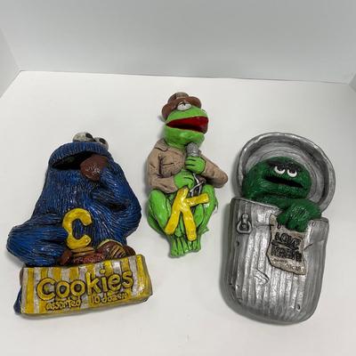 -226- COLLECTIBLE | 1970â€™s Sesame Street Chalkware Art