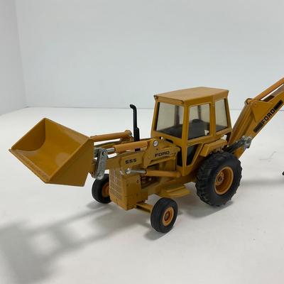 -234- TOY | Ertl Ford 555 Tractor With Shovel