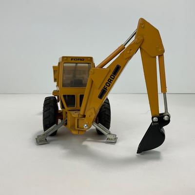 -234- TOY | Ertl Ford 555 Tractor With Shovel