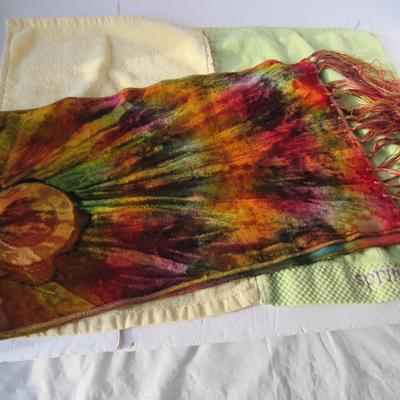 Lot 117:  Hand Towels and Old Dresser Scarf