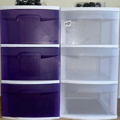 Storage containers