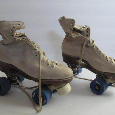 Lot 121:  Ladies Older Roller Skates