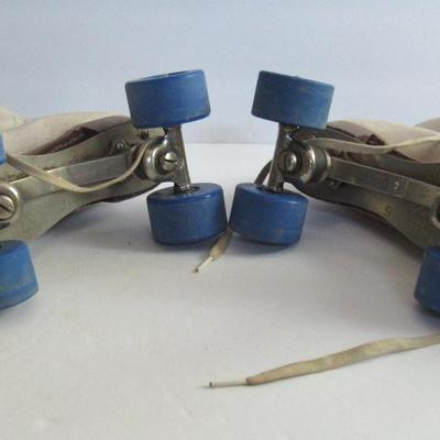 Lot 121:  Ladies Older Roller Skates