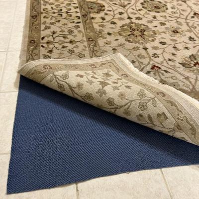 LARGE Area Rug *Read Details