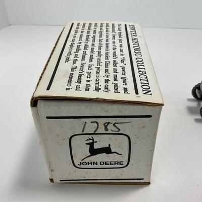 -235- COLLECTIBLE | John Deere 4600 Compact Utility Tracroe | Pewter