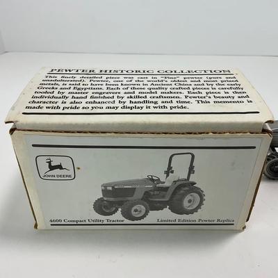 -235- COLLECTIBLE | John Deere 4600 Compact Utility Tracroe | Pewter