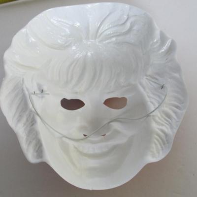 Lot 126: Vintage Plastic Laverne Mask
