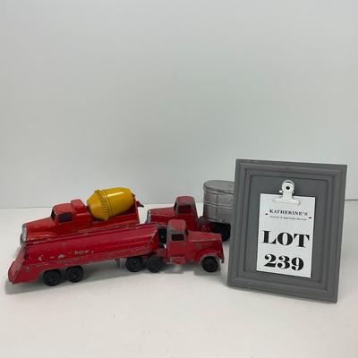 -239- TOYS | 1950â€™s Toy Trucks
