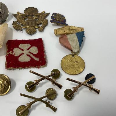-251- MILITARY | Vintage Military Army Pins & Buttons