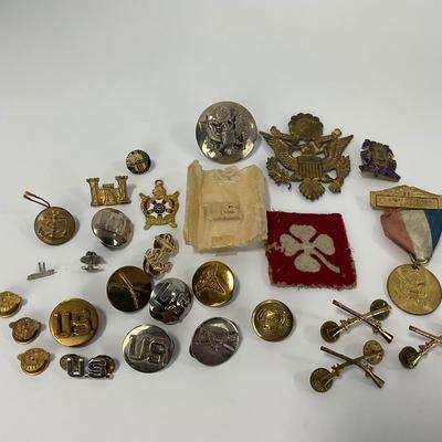 -251- MILITARY | Vintage Military Army Pins & Buttons