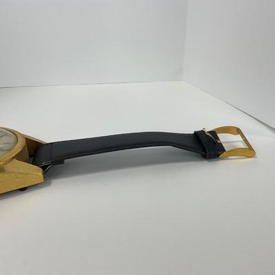 -255- COLLECTIBLE | 1960â€™s Large Watch Radio