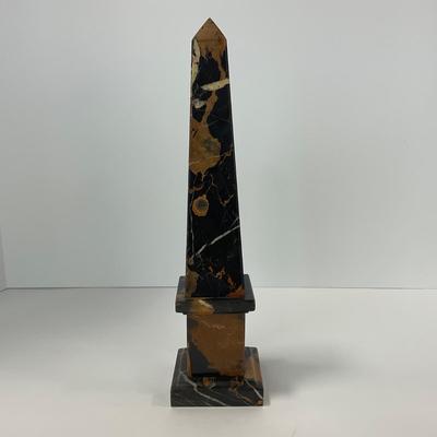 -257- COLLECTIBLE | Vintage Natural Polished Stone Wand Point Tower