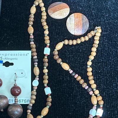 Brown/wood jewelry