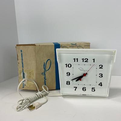 -273- COLLECTIBLE | 1950â€™s Ingraham Wall Clock With Box