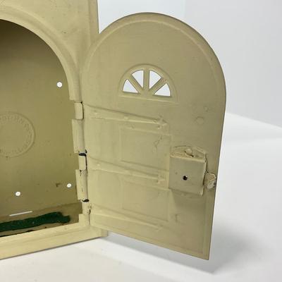 -274- VINTAGE | Painted Metal Mailbox