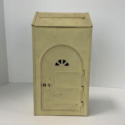 -274- VINTAGE | Painted Metal Mailbox
