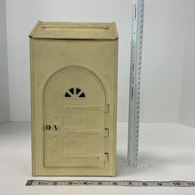 -274- VINTAGE | Painted Metal Mailbox