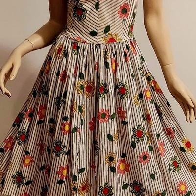 Vtg 1950s  Kay Evans Fit & Flare Flower Power cotton dress