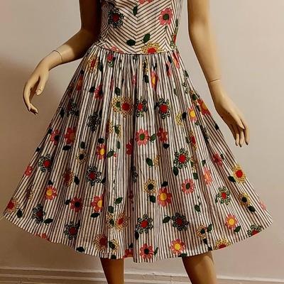 Vtg 1950s  Kay Evans Fit & Flare Flower Power cotton dress