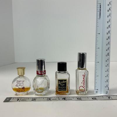 -277- COLLECTIBLE | Vintage Avon Bottles & Containers