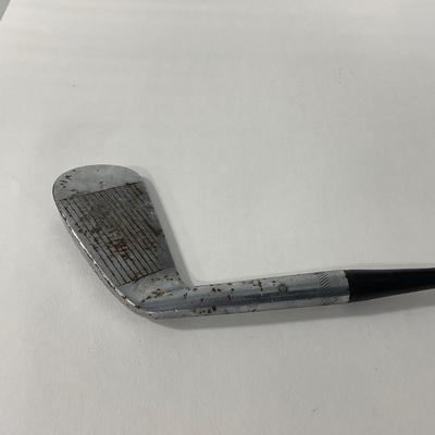 -284- COLLECTIBLE | Wooden Golfer & Gold Club